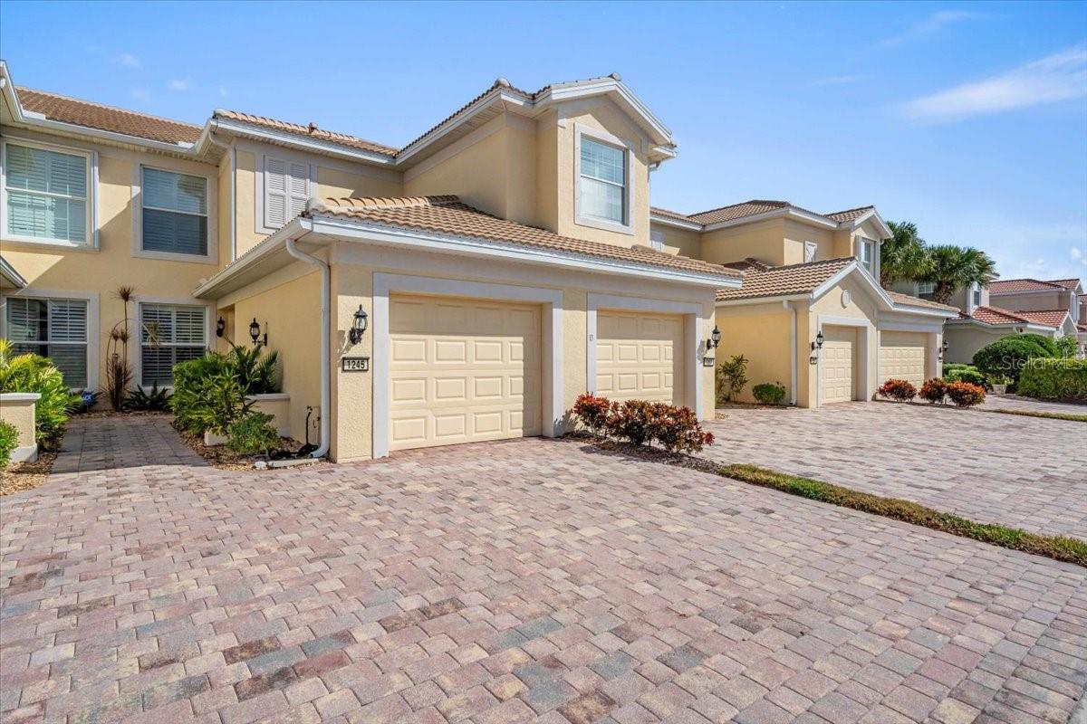 1245 Burgos Dr #304, Sarasota, FL 34238