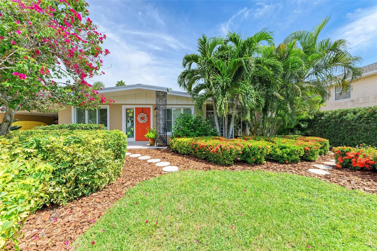 136 Crescent Dr, Anna Maria, FL 34216