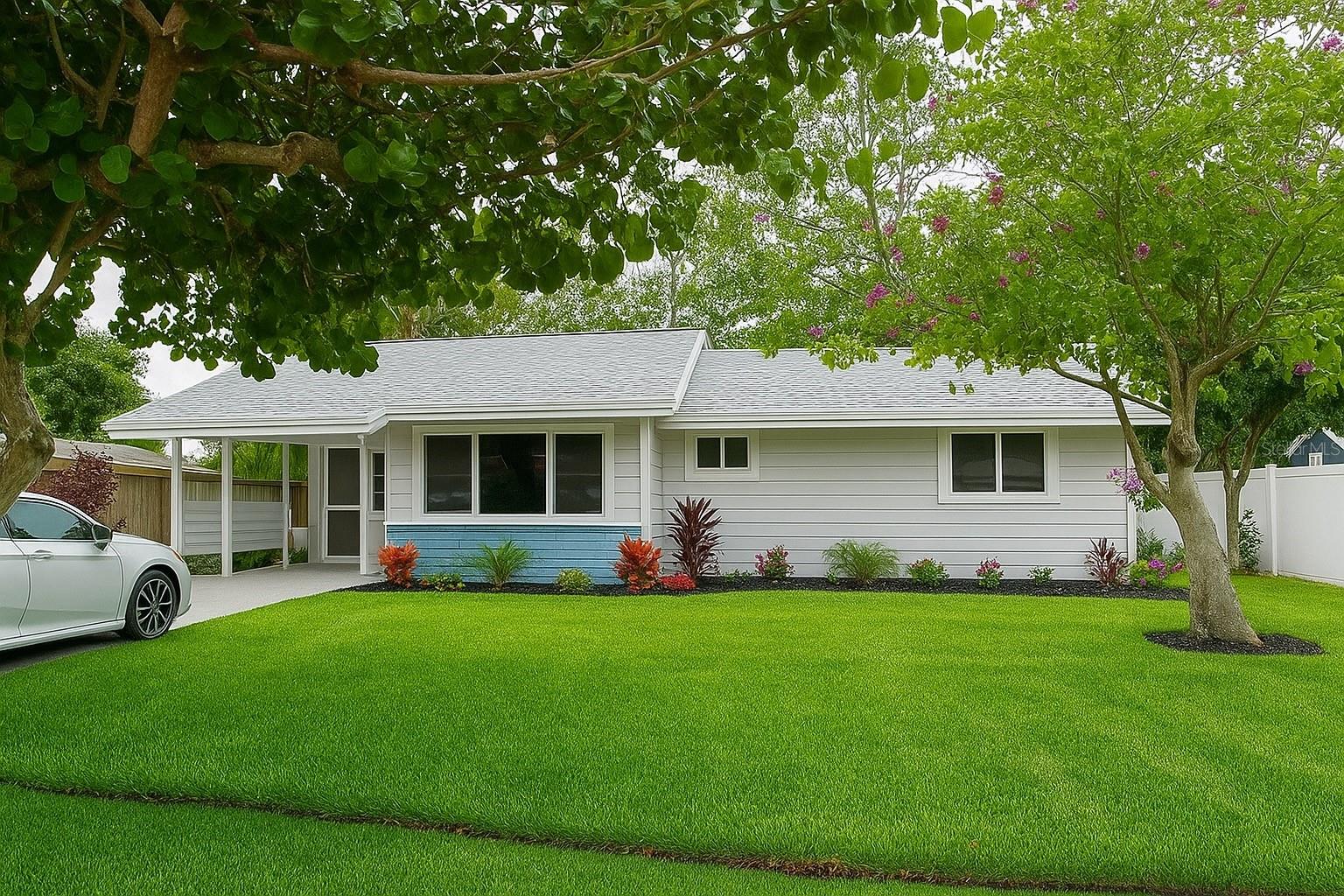 2722 Nancy St, Sarasota, FL 34237