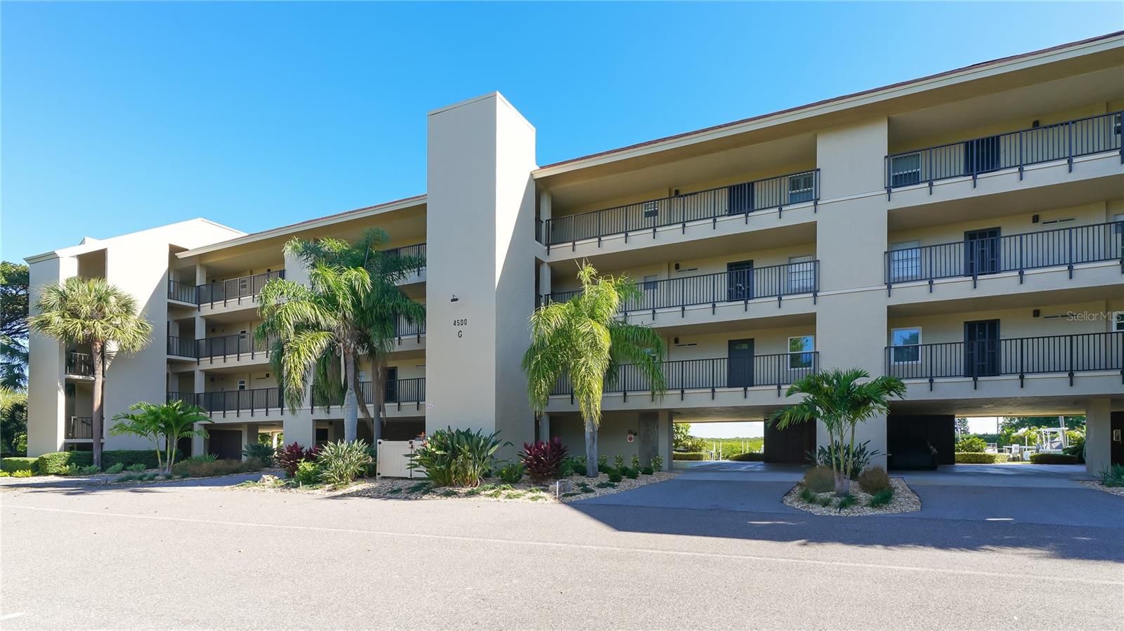 4500 Gulf Of Mexico Dr #206, Longboat Key, FL 34228