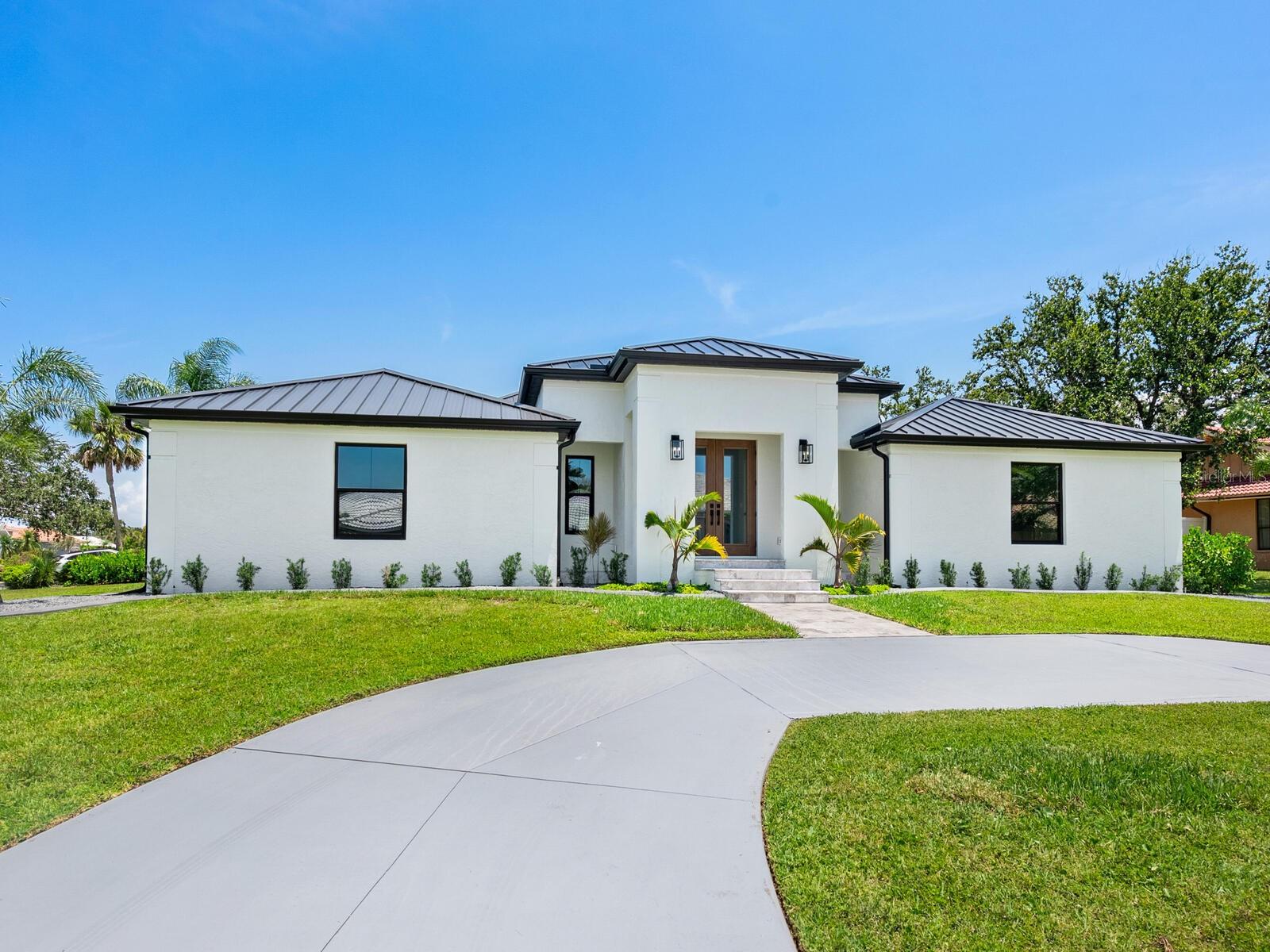 180 Lookout Point Dr, Osprey, FL 34229