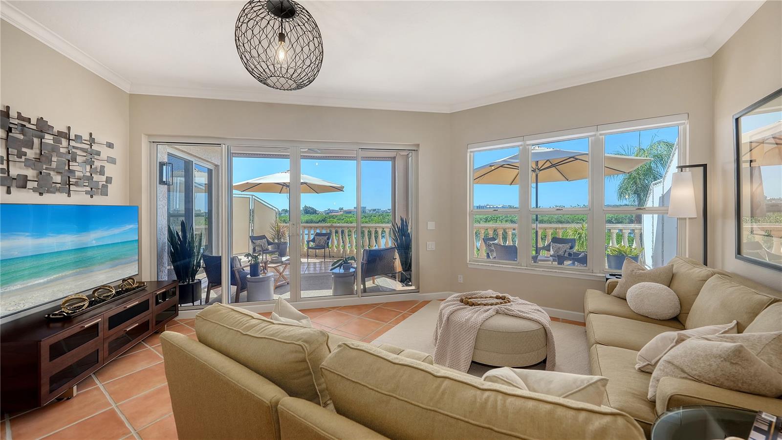 5440 Eagles Point Cir #104, Sarasota, FL 34231