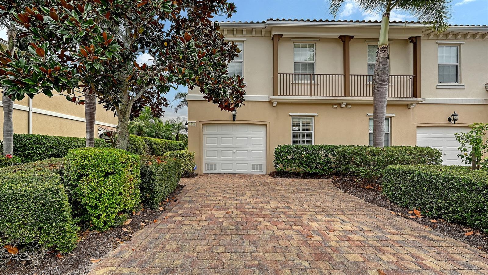 1749 Burgos Dr, Sarasota, FL 34238