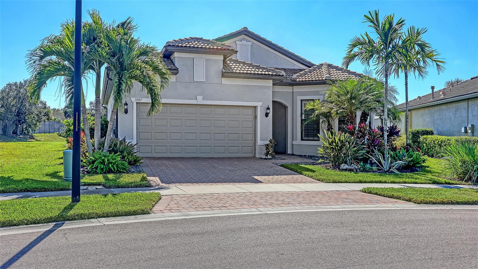 5987 Snowy Egret Dr, Sarasota, FL 34238