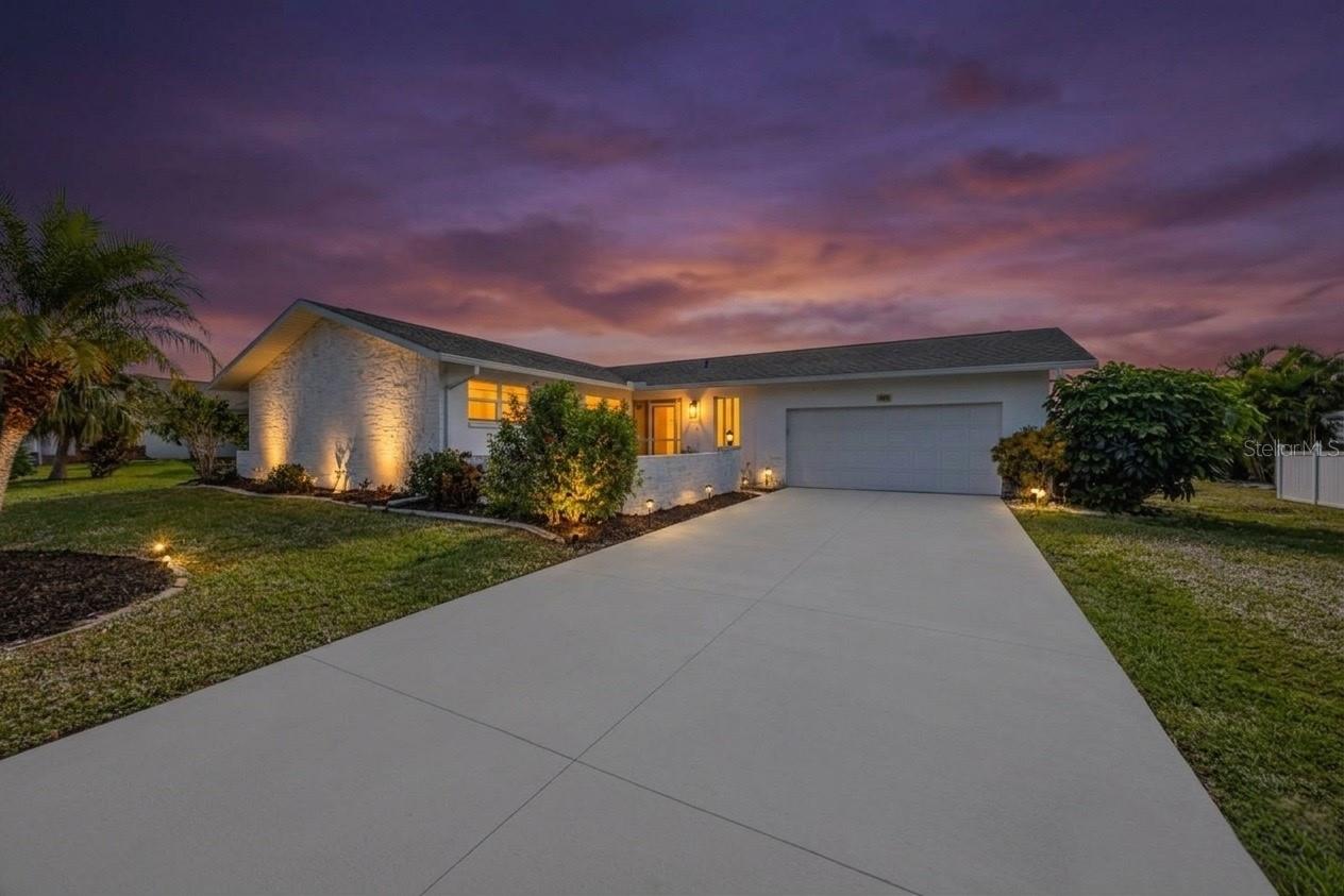 168 Caddy Rd, Rotonda West, FL 33947