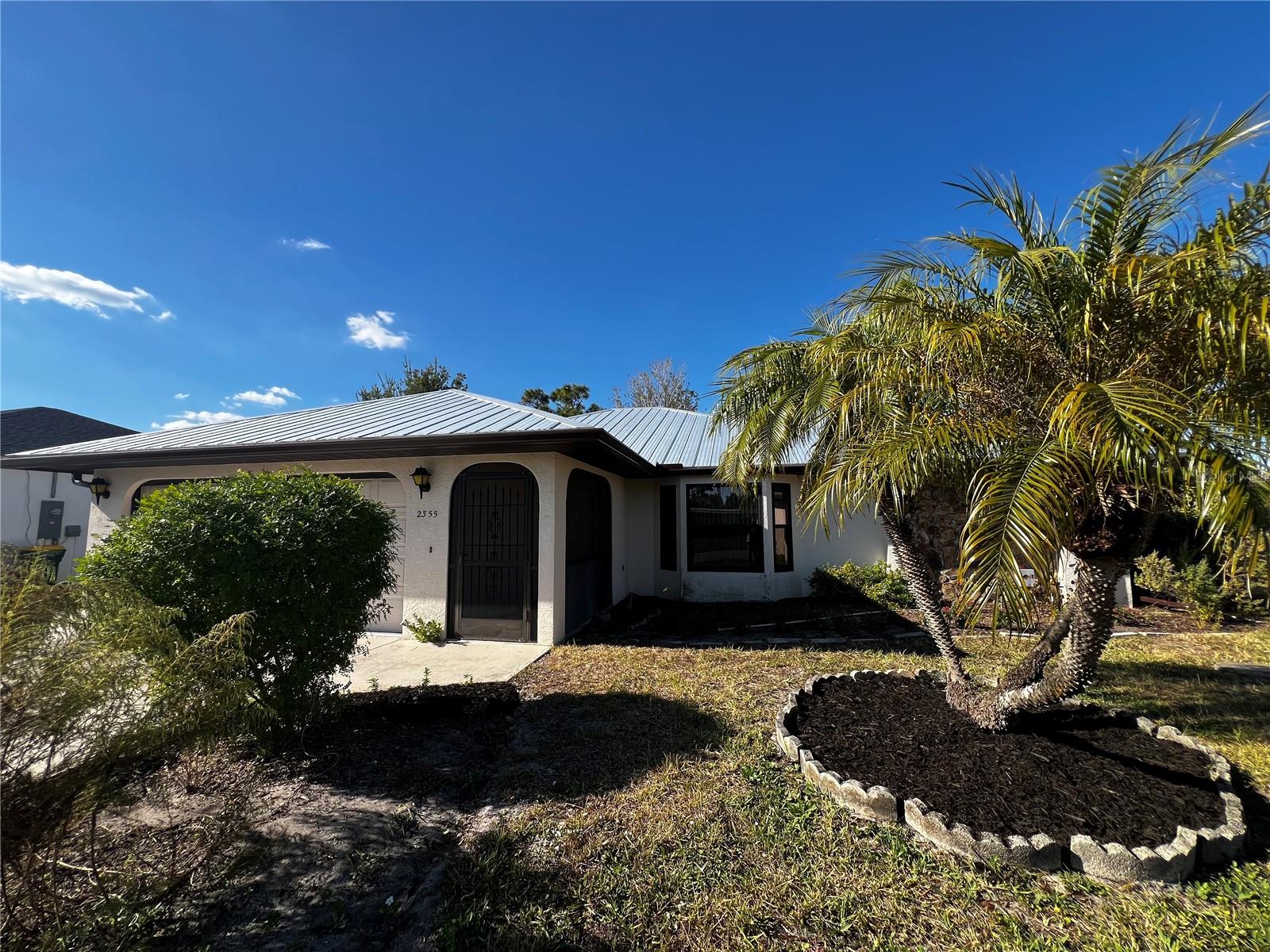 2355 Lakeshore Cir, Port Charlotte, FL 33952