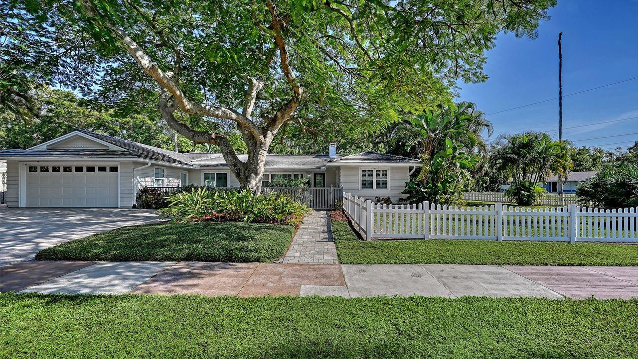 4810 Bay Shore Rd, Sarasota, FL 34234