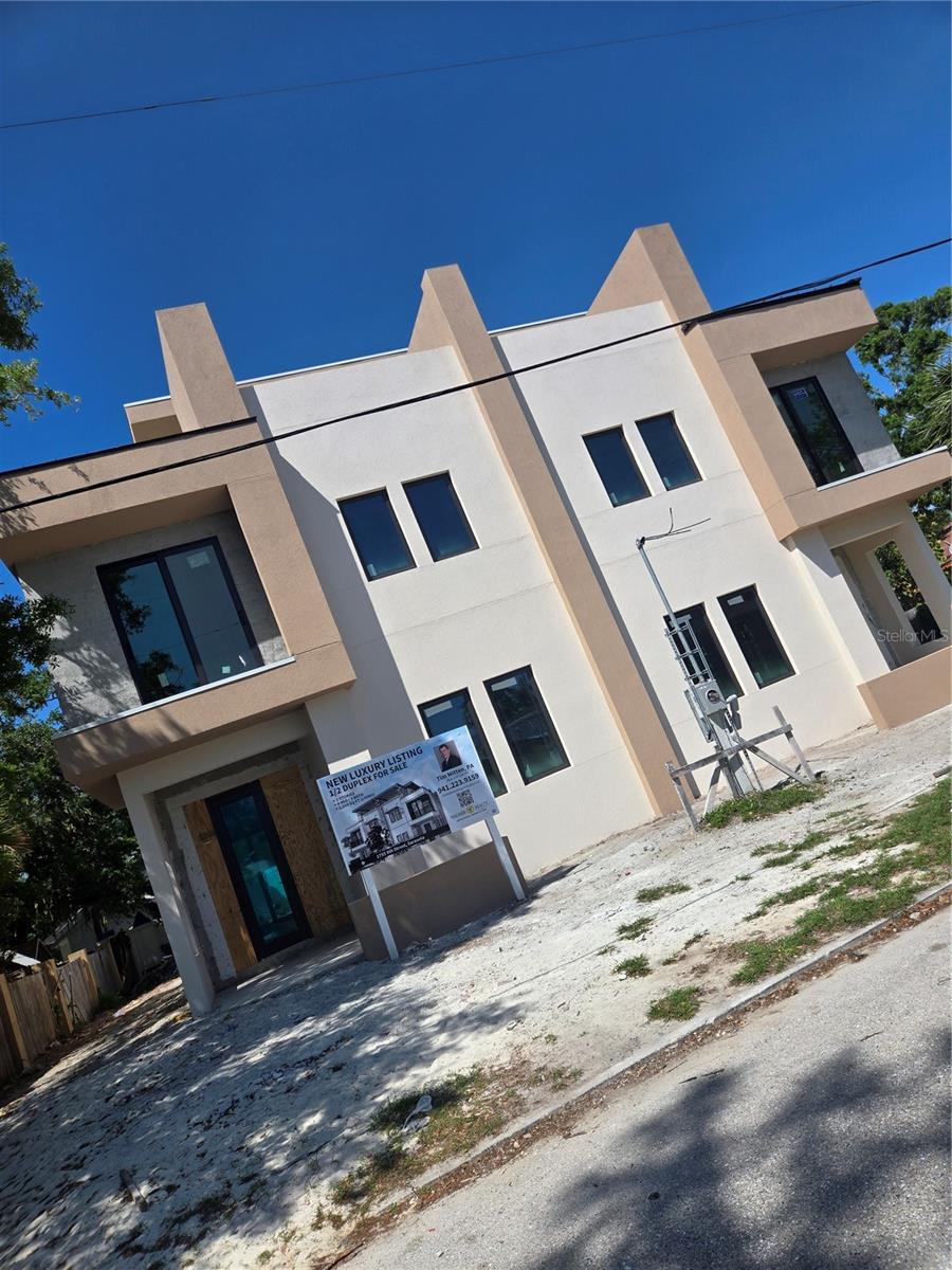 1755 8th St, Sarasota, FL 34236