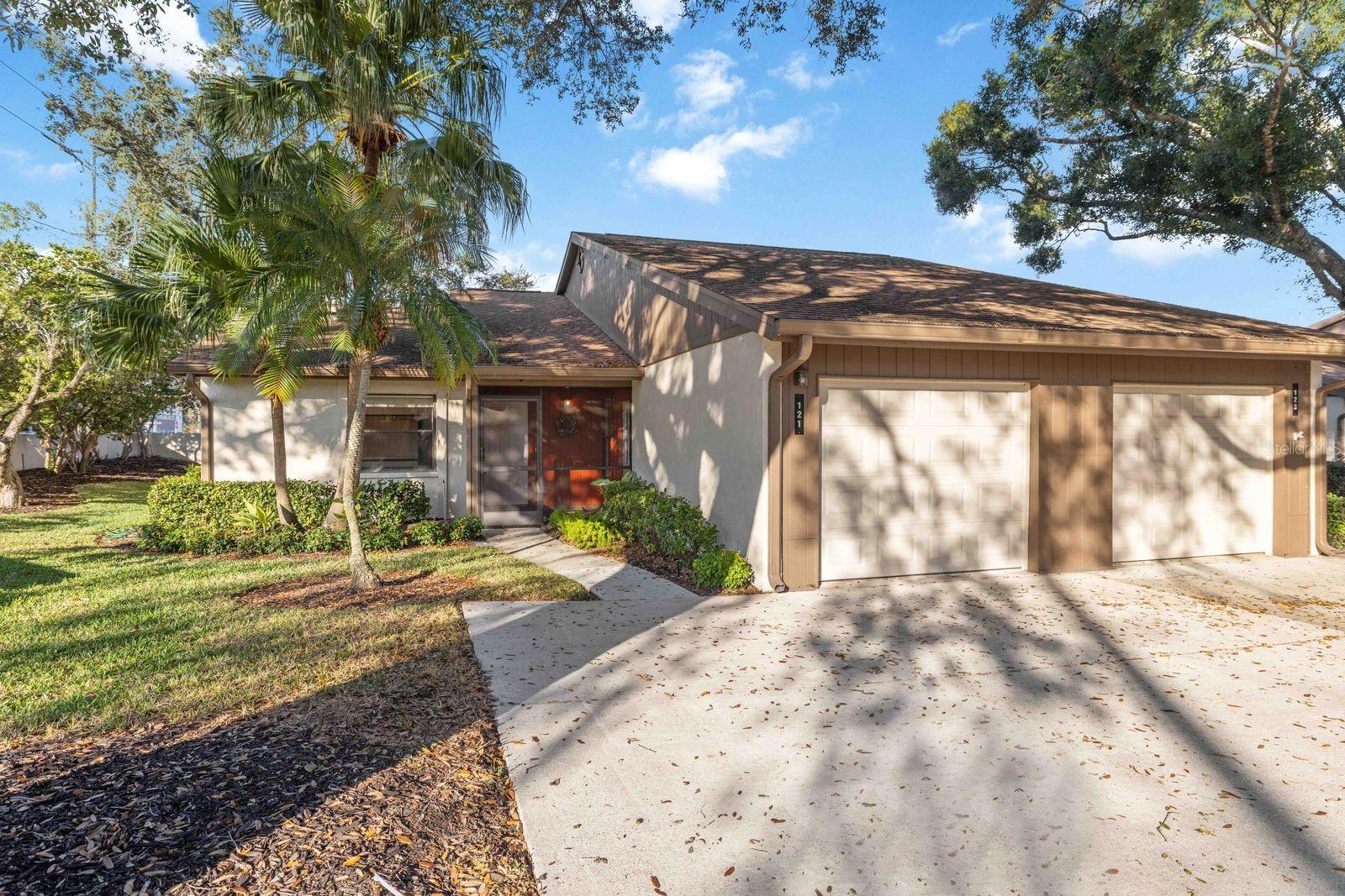 121 Oak Hill Dr #1, Sarasota, FL 34232