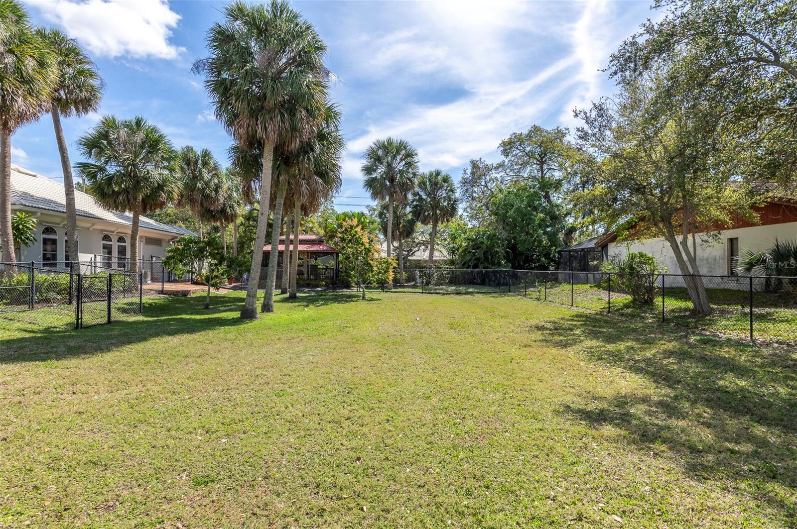 Fiesta Dr, Sarasota, FL 34231