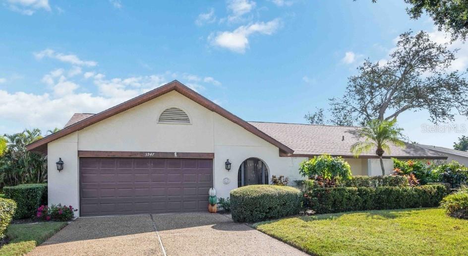 3947 Country View Dr, Sarasota, FL 34233
