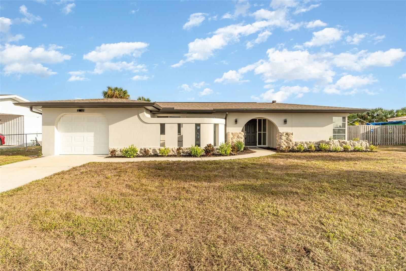 1247 Price Cir Nw, Port Charlotte, FL 33948
