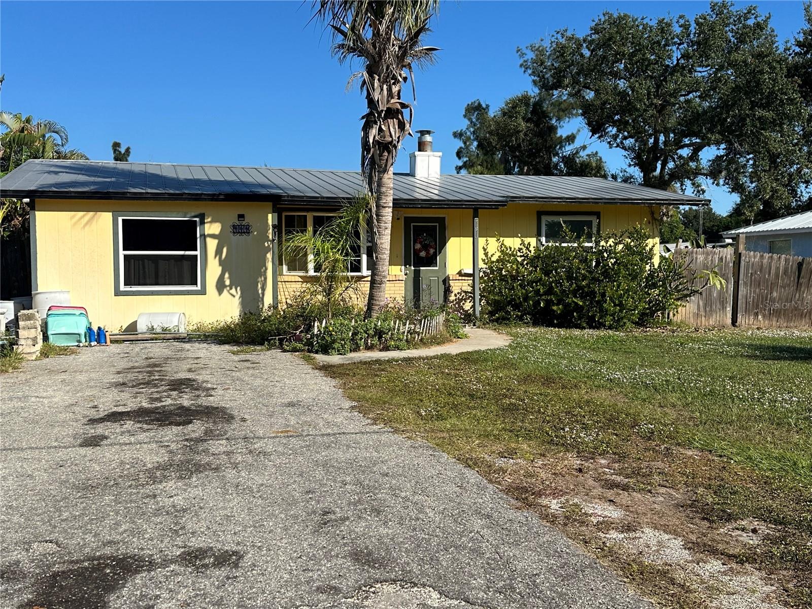 111 Palm Ave E, Nokomis, FL 34275