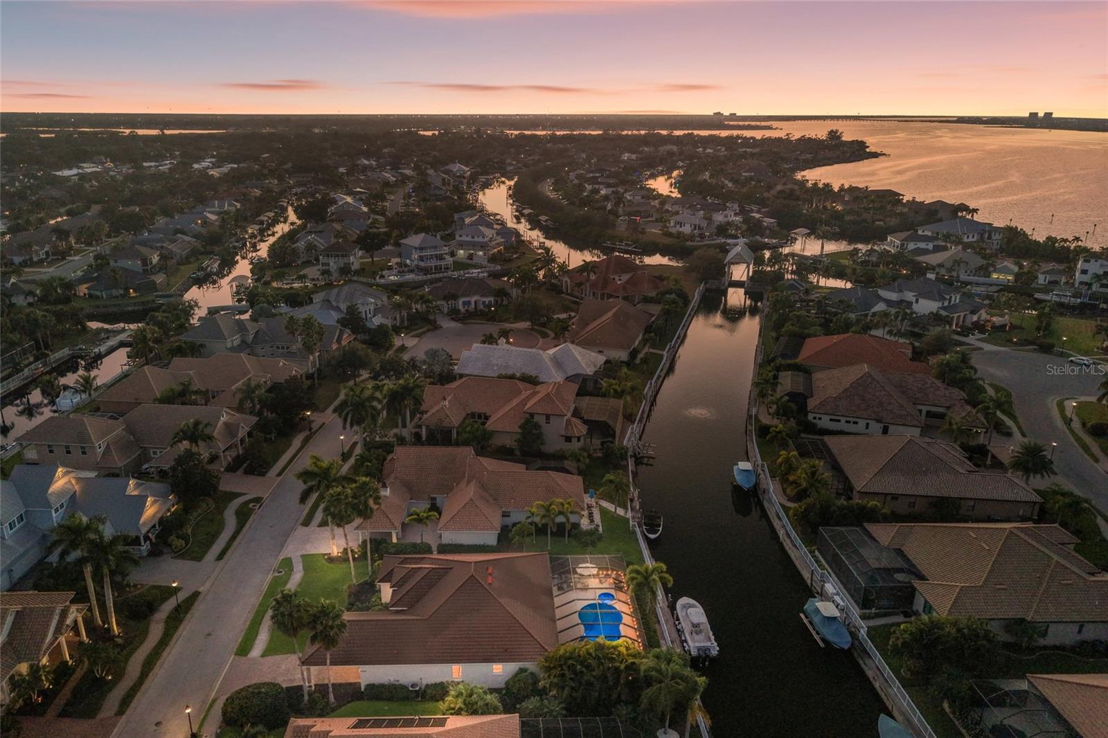 4721 Mainsail Dr, Bradenton, FL 34208