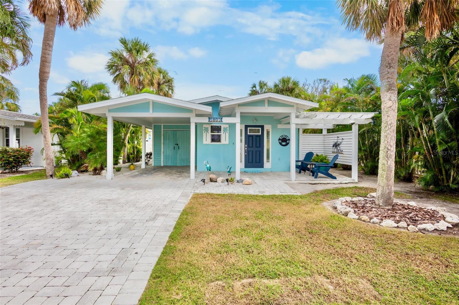 5803 Imperiore Ave, Holmes Beach, FL 34217