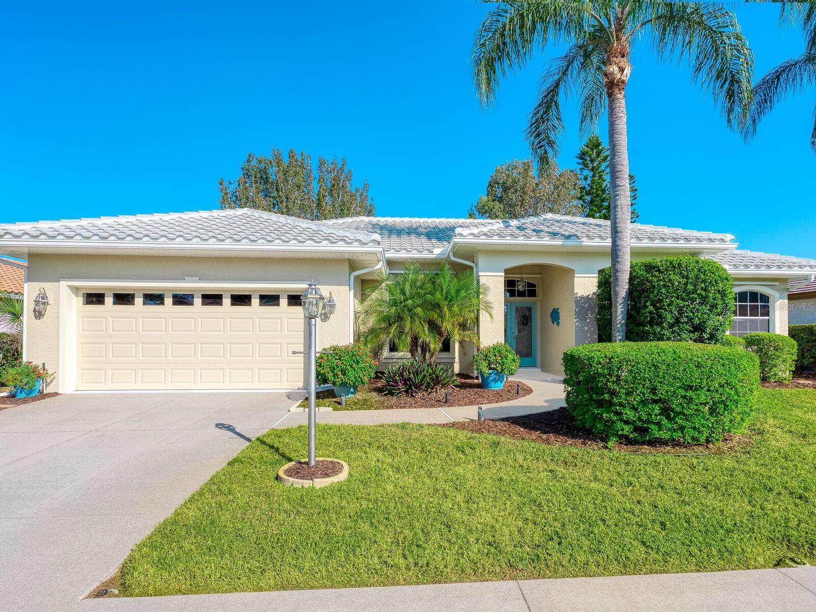 4467 Golden Lake Dr, Sarasota, FL 34233