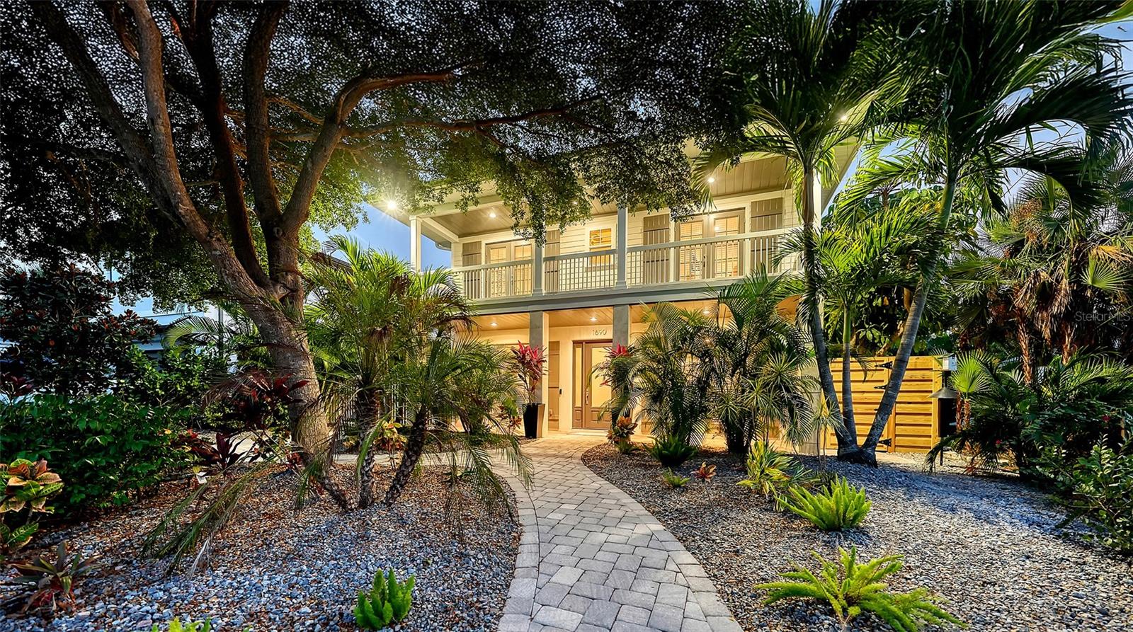 1690 Arlington St, Sarasota, FL 34239