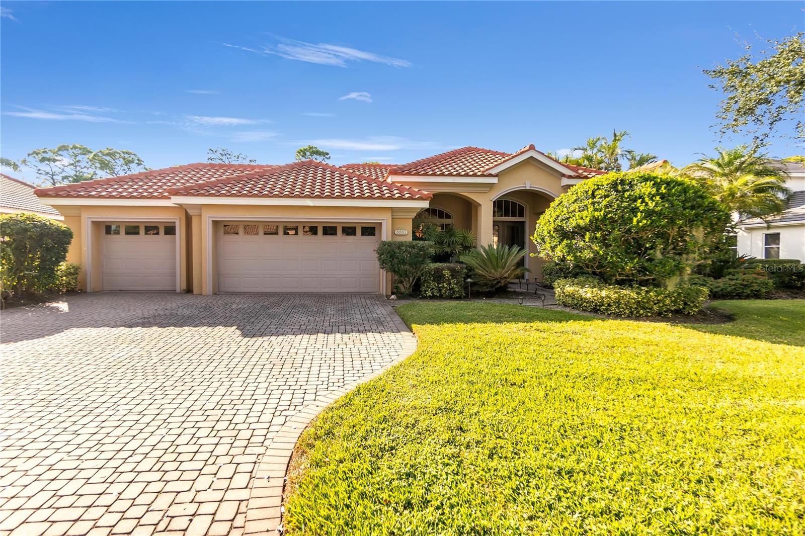 8882 Bloomfield Blvd, Sarasota, FL 34238