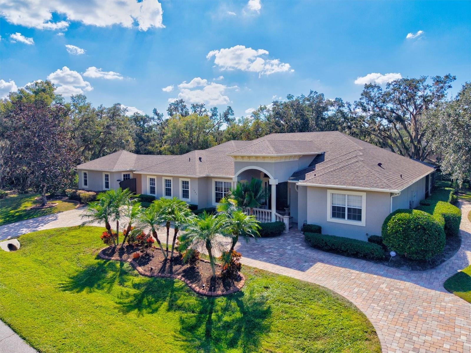 1482 Kingsdown Dr, Sarasota, FL 34240