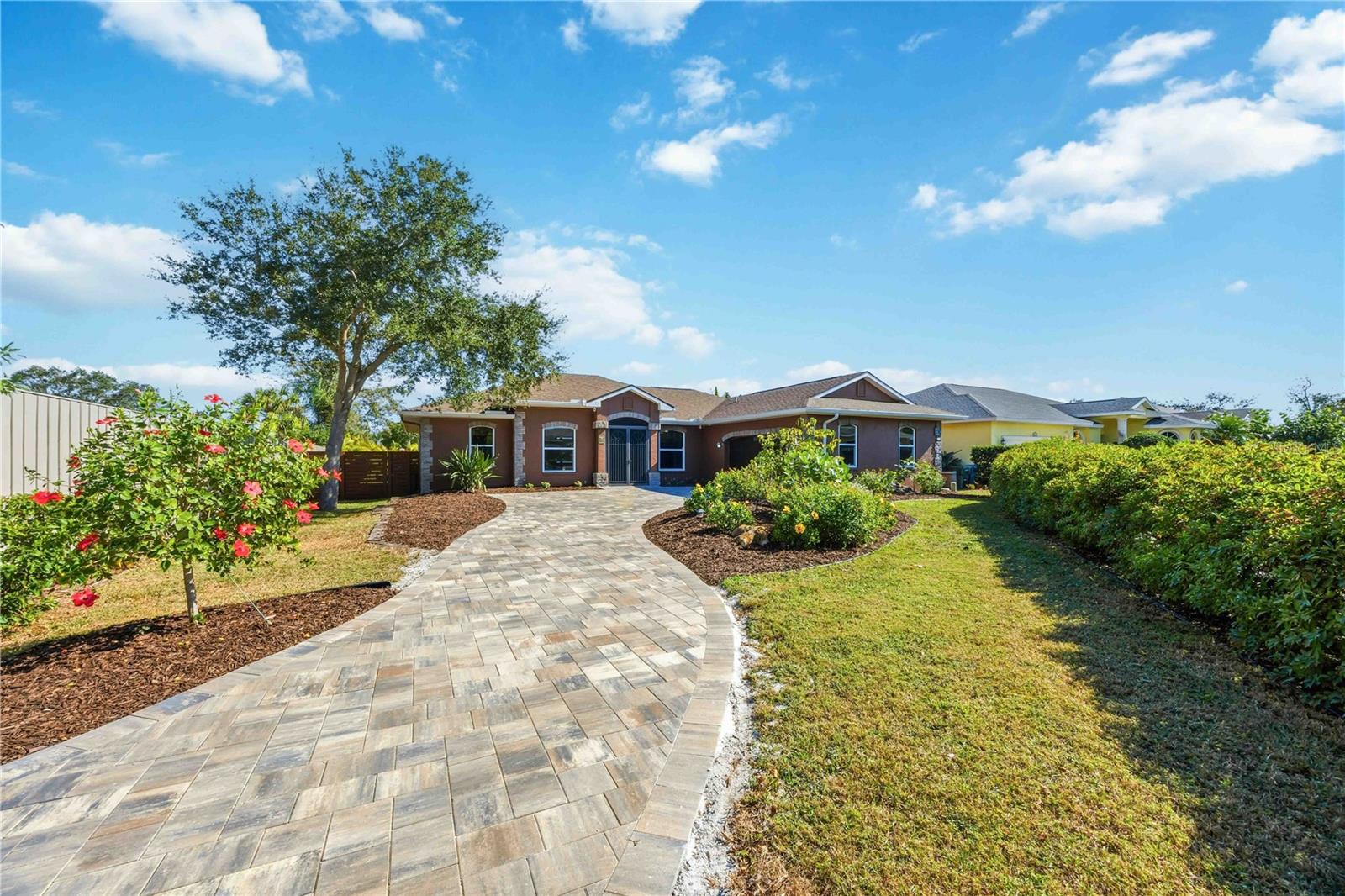 5105 Magnolia Pond Dr, Sarasota, FL 34233