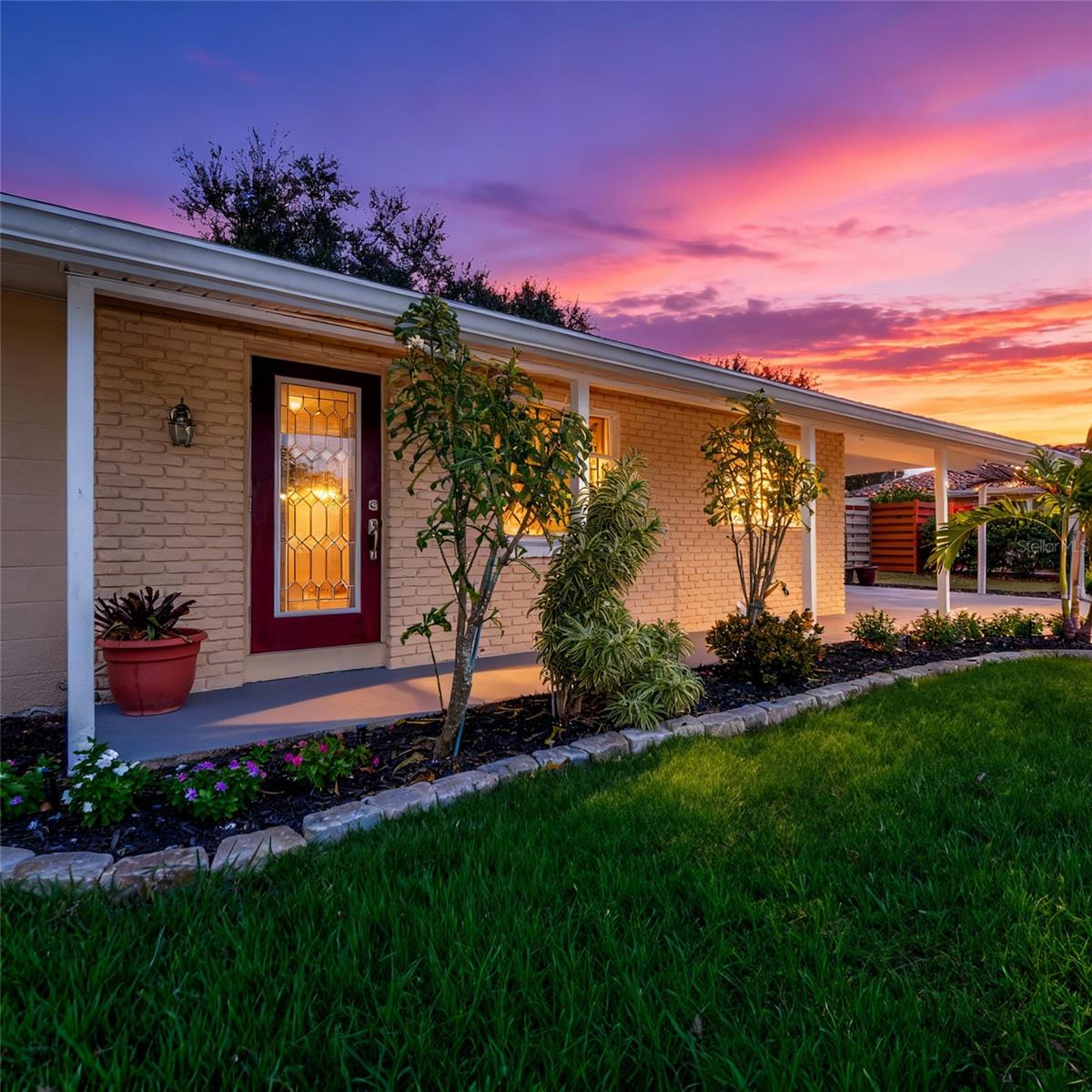 2707 Bigelow Dr, Sarasota, FL 34239