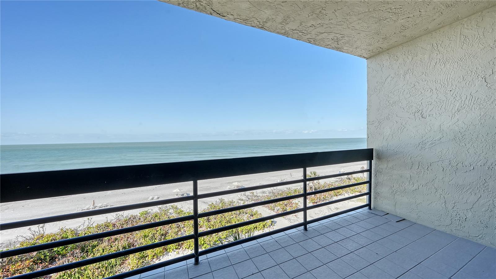 1055 Gulf Of Mexico Dr #402, Longboat Key, FL 34228