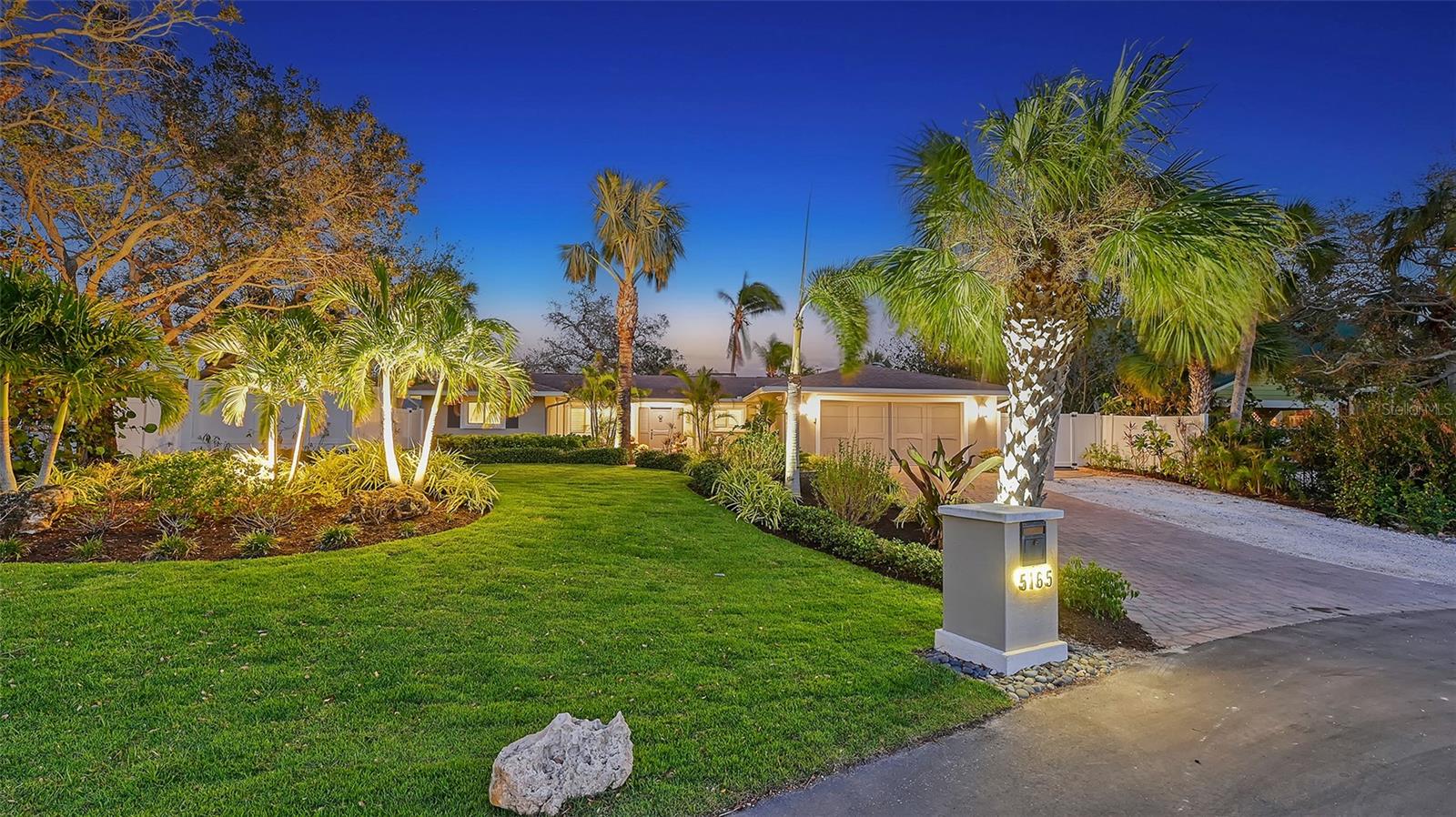 5165 Sandy Cove Ave, Siesta Key, FL 34242