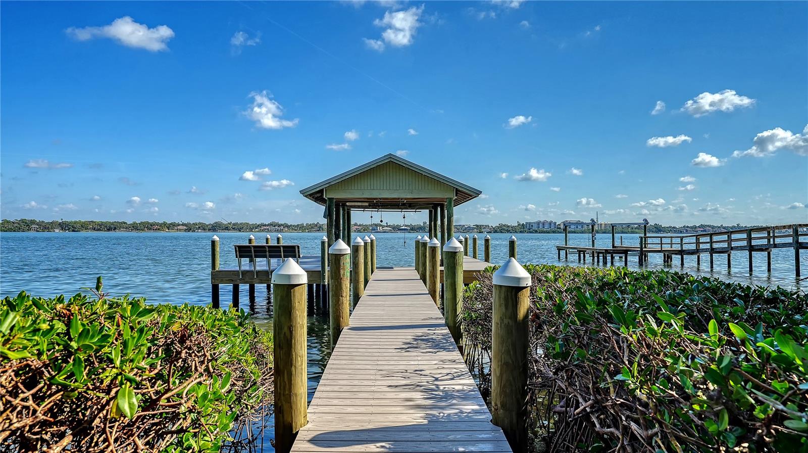 1042 N Casey Key Rd, Osprey, FL 34229