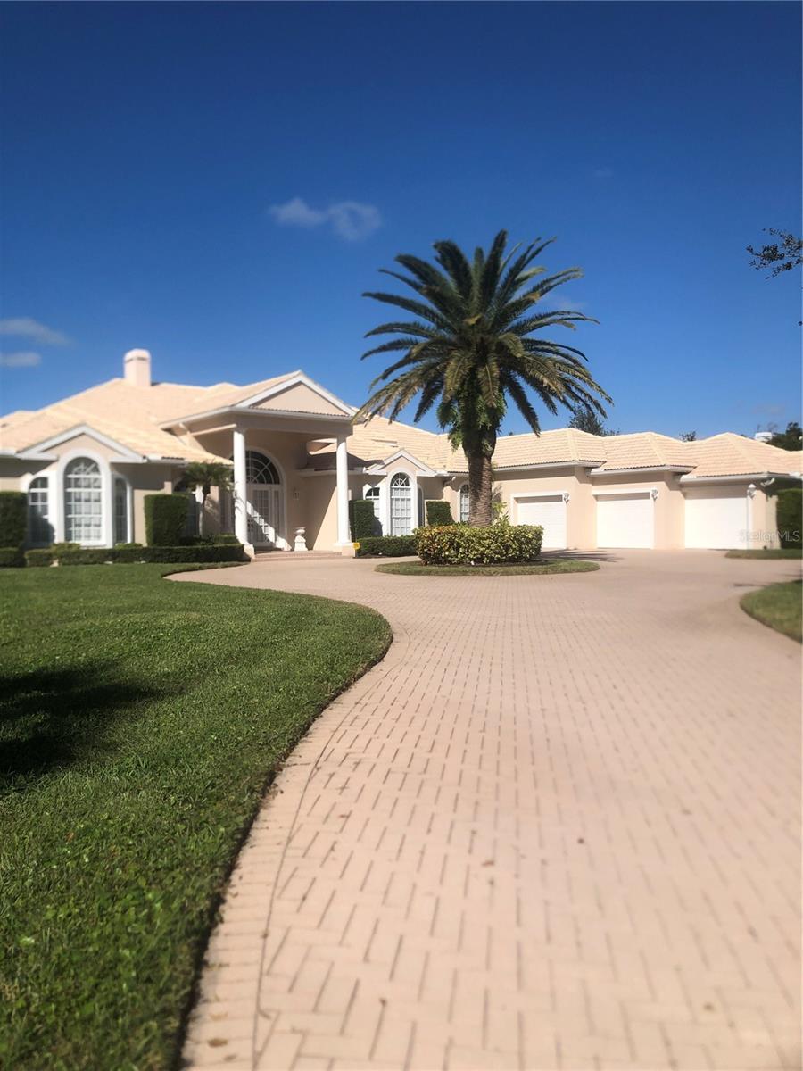 895 Macewen Dr, Osprey, FL 34229