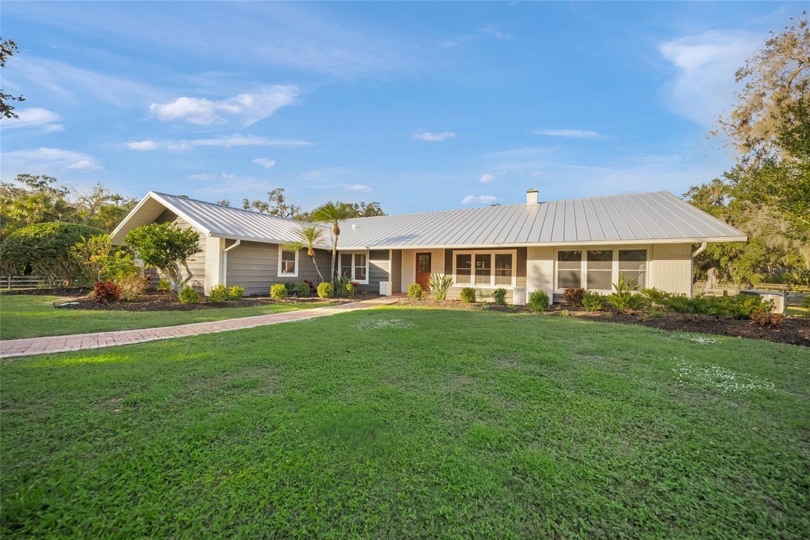 7042 Saddle Creek Cir, Sarasota, FL 34241