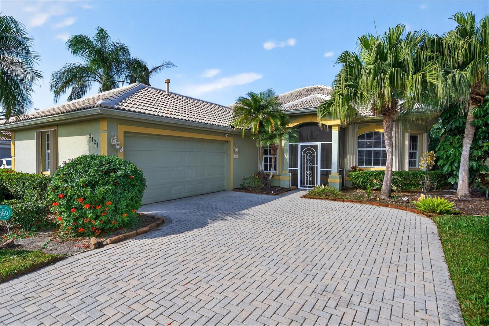 5121 Flagstone Dr, Sarasota, FL 34238