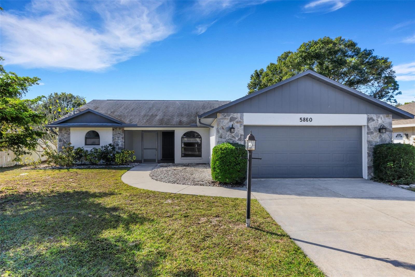 5860 Milton Ave, Sarasota, FL 34243