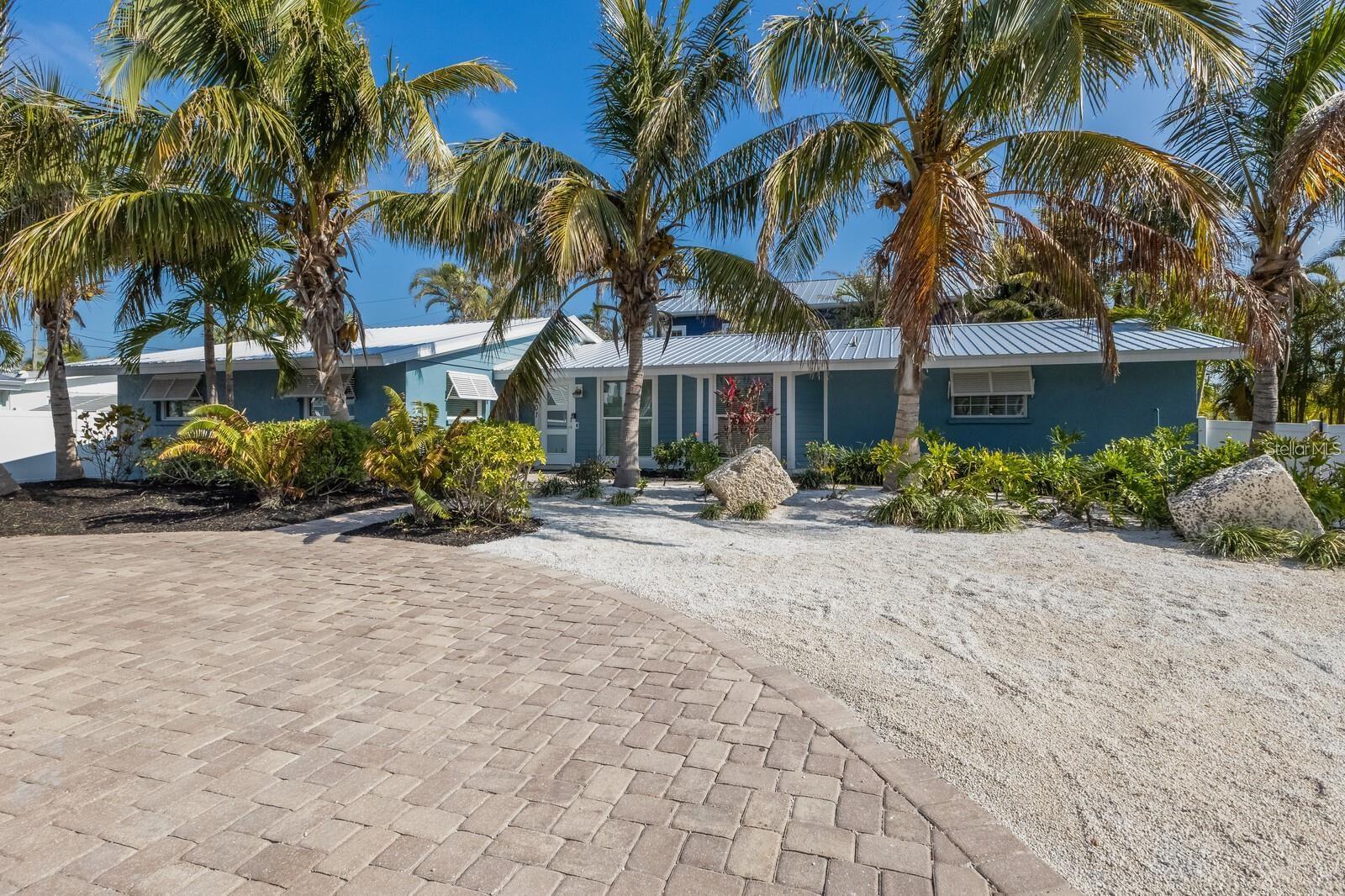 6201 Holmes Blvd, Holmes Beach, FL 34217