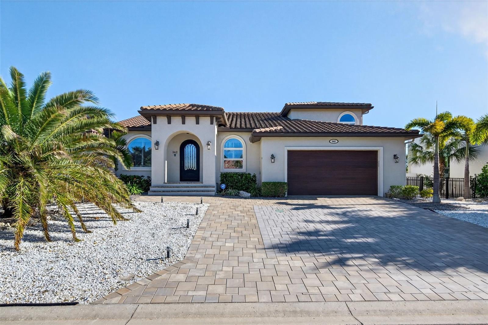562 Ranger Ln, Longboat Key, FL 34228
