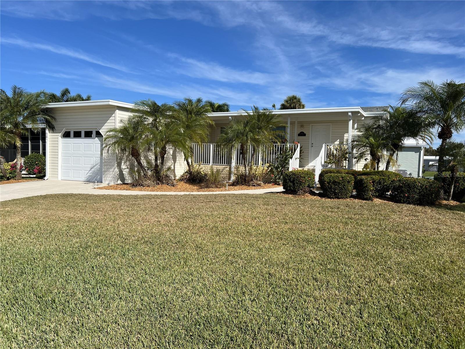 8428 Regal Way, Palmetto, FL 34221