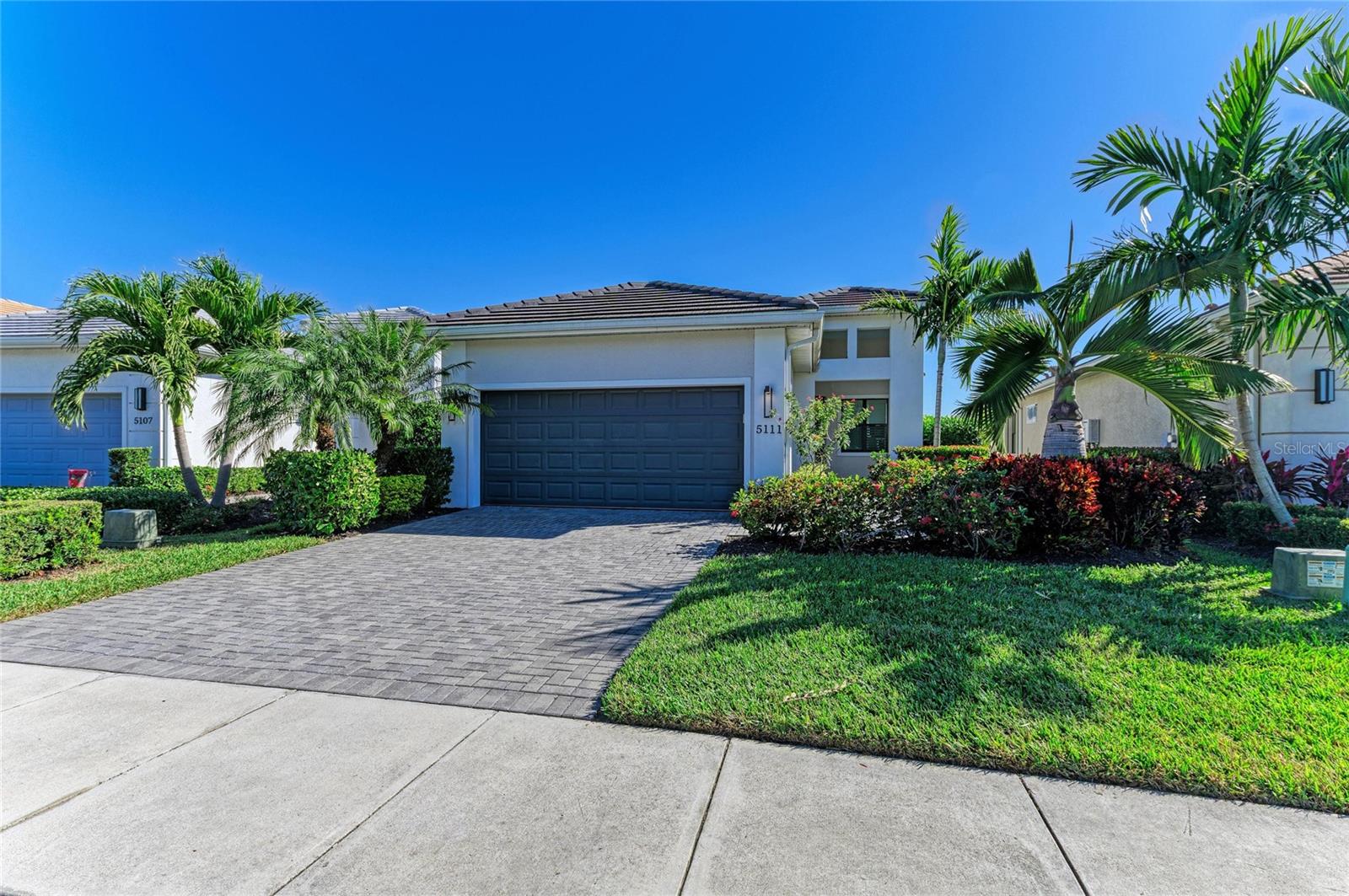 5111 Barnett Cir, Bradenton, FL 34211