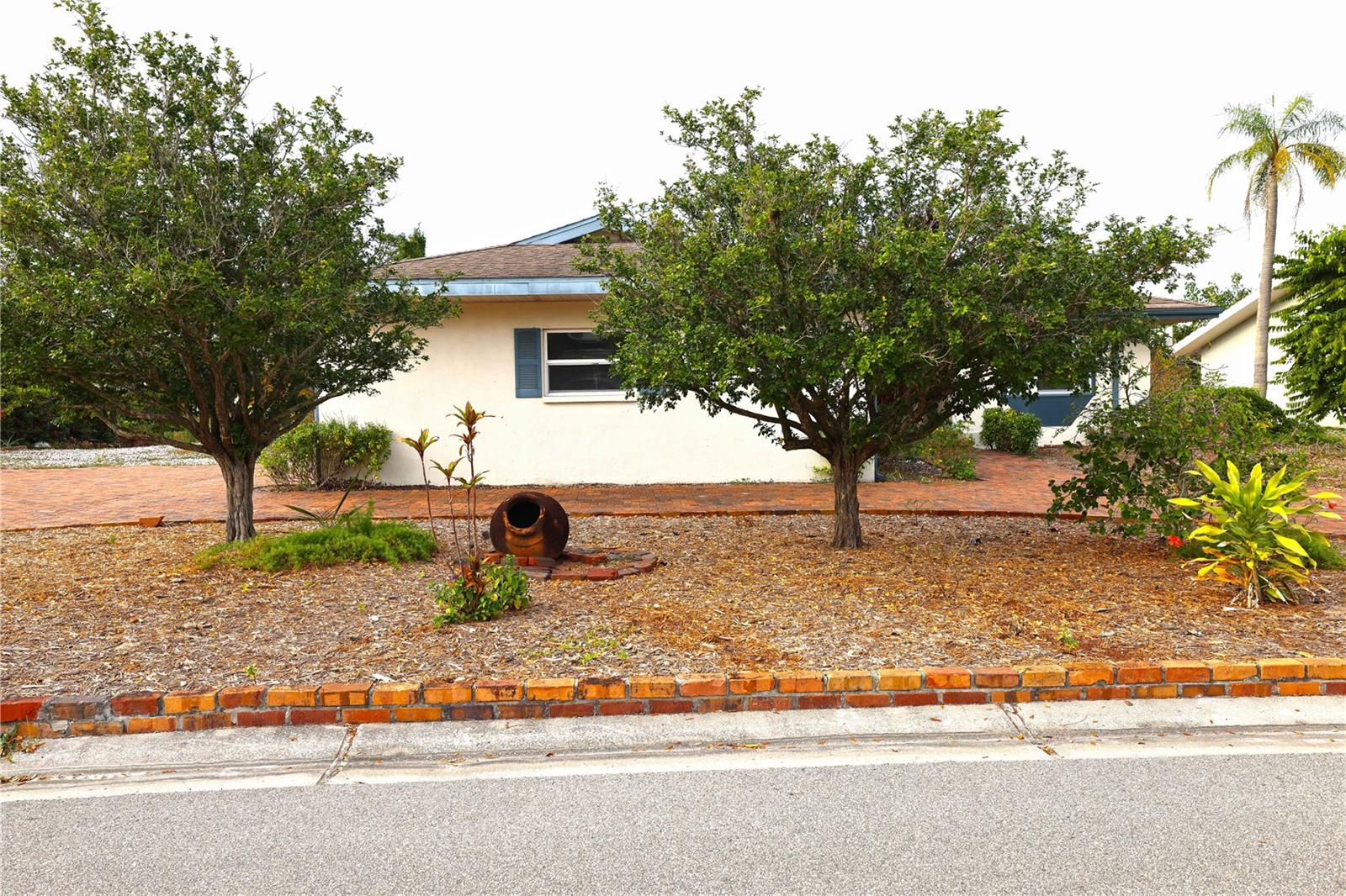 3016 Tanglewood Dr, Sarasota, FL 34239