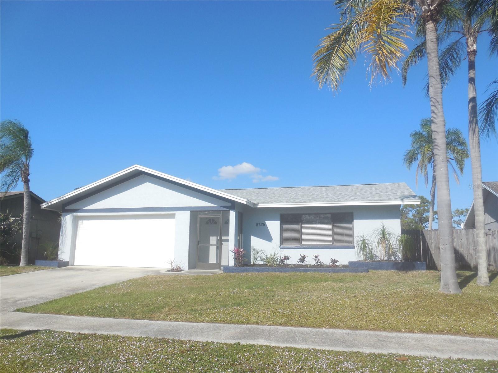 6725 Friendship Dr, Sarasota, FL 34241