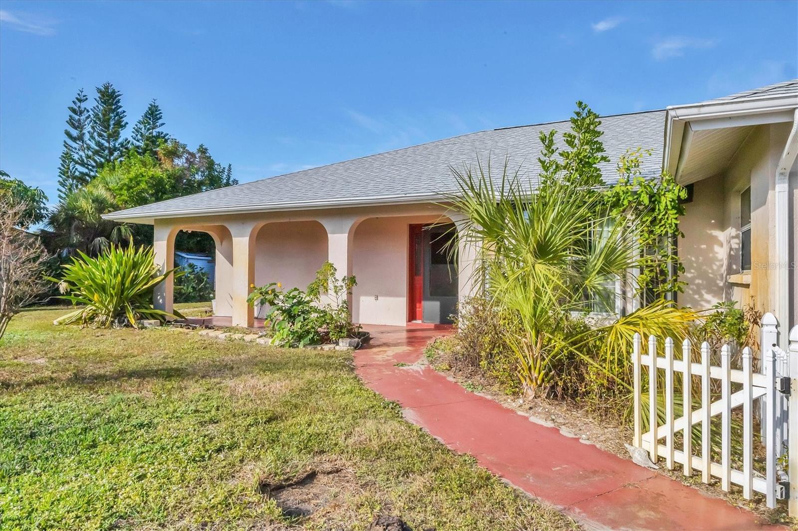 1819 Mova St, Sarasota, FL 34231