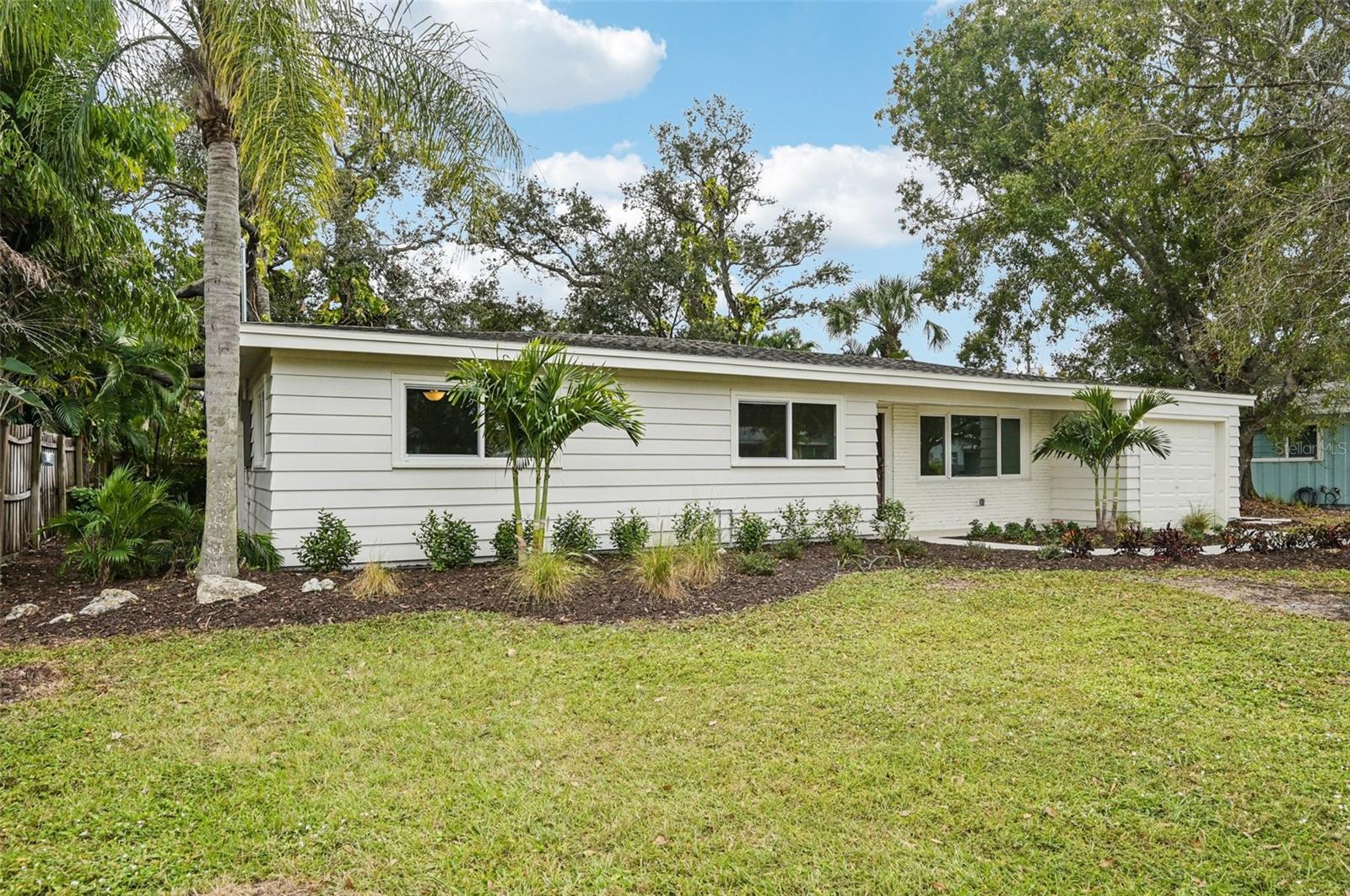 3182 Hatton St, Sarasota, FL 34237