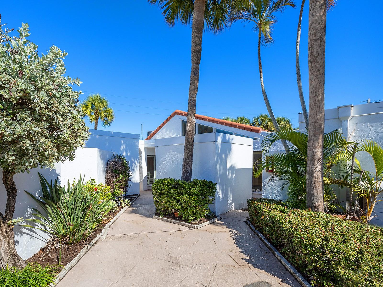 1585 Tarpon Center Dr #31, Venice, FL 34285