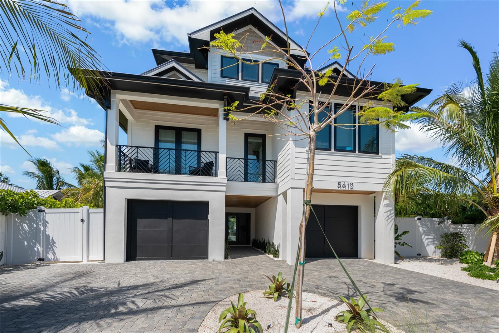 5612 Guava St, Holmes Beach, FL 34217
