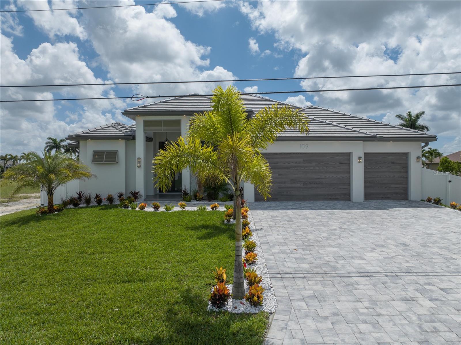 109 Nw 35th Pl, Cape Coral, FL 33993