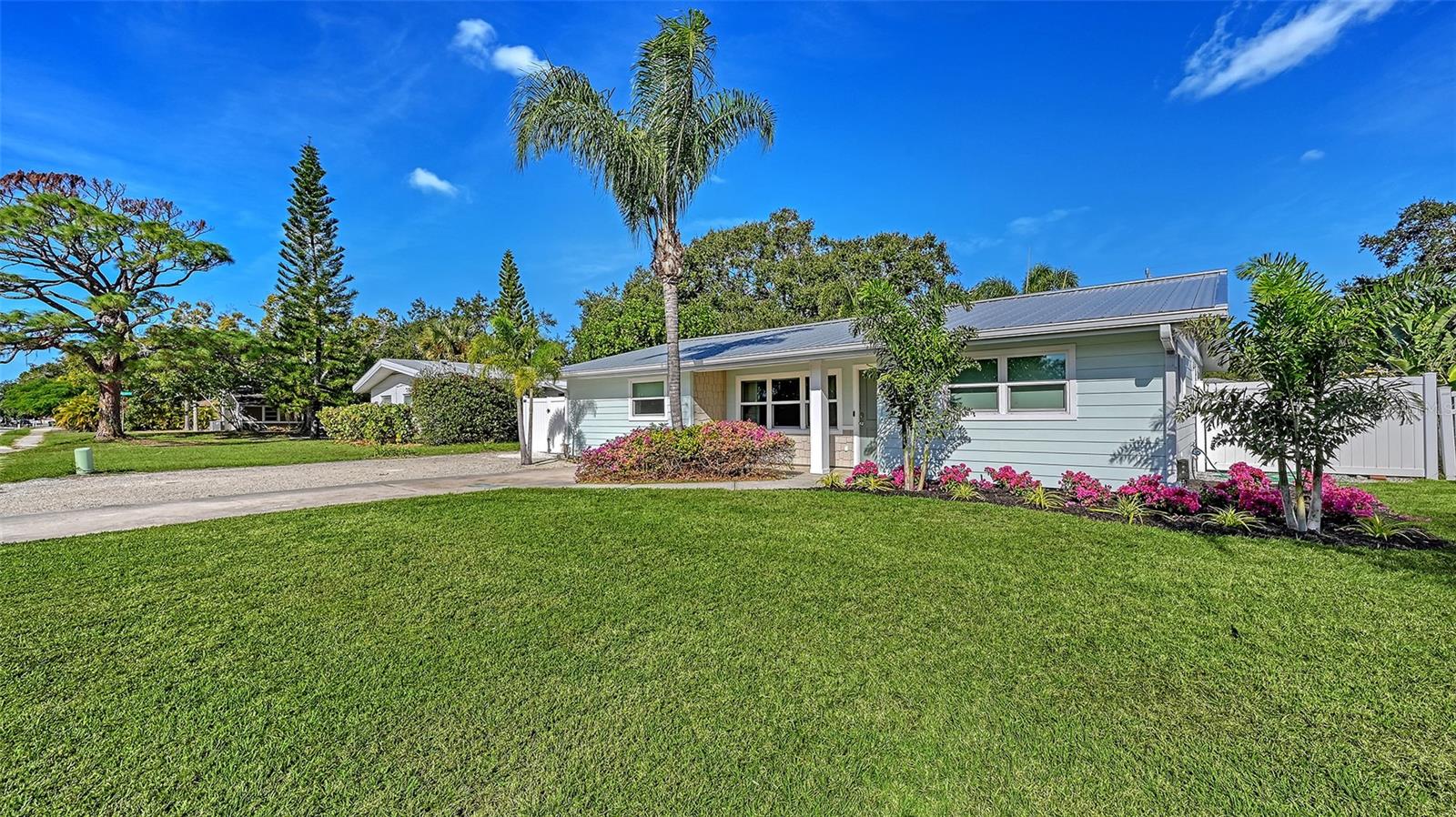 2115 Grove St, Sarasota, FL 34239