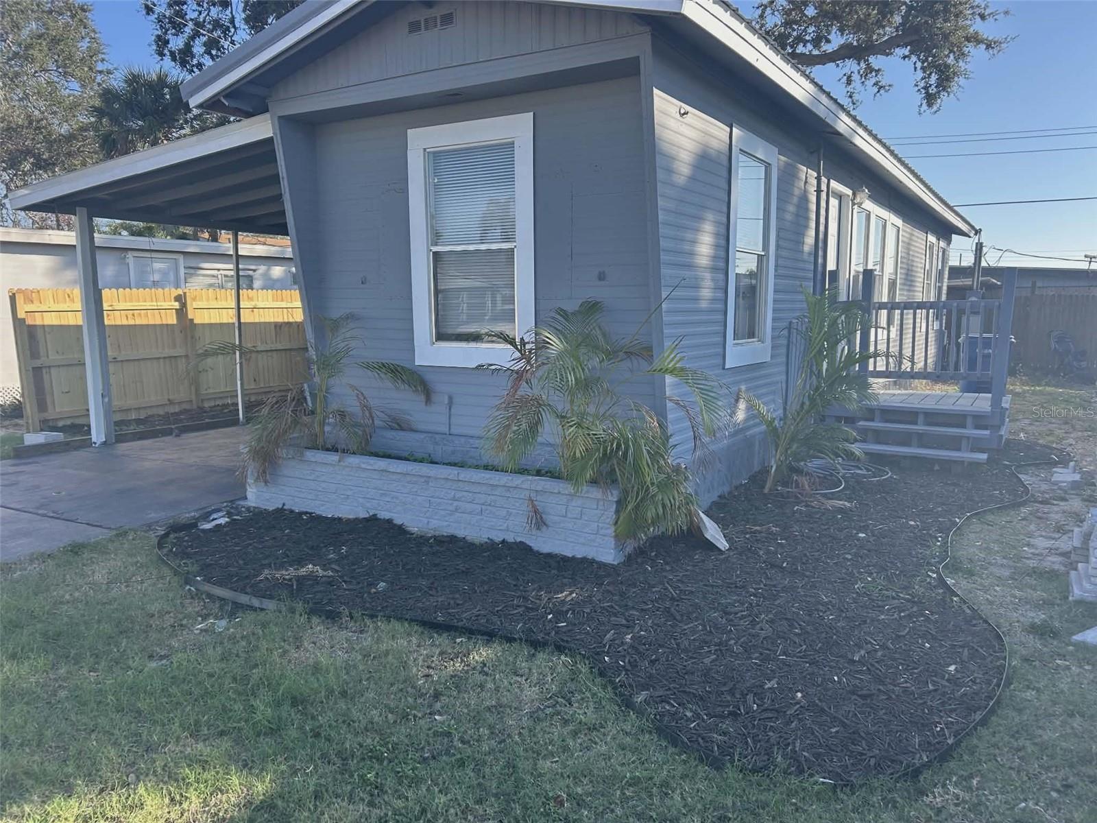 1106 50th Avenue Dr W, Bradenton, FL 34207