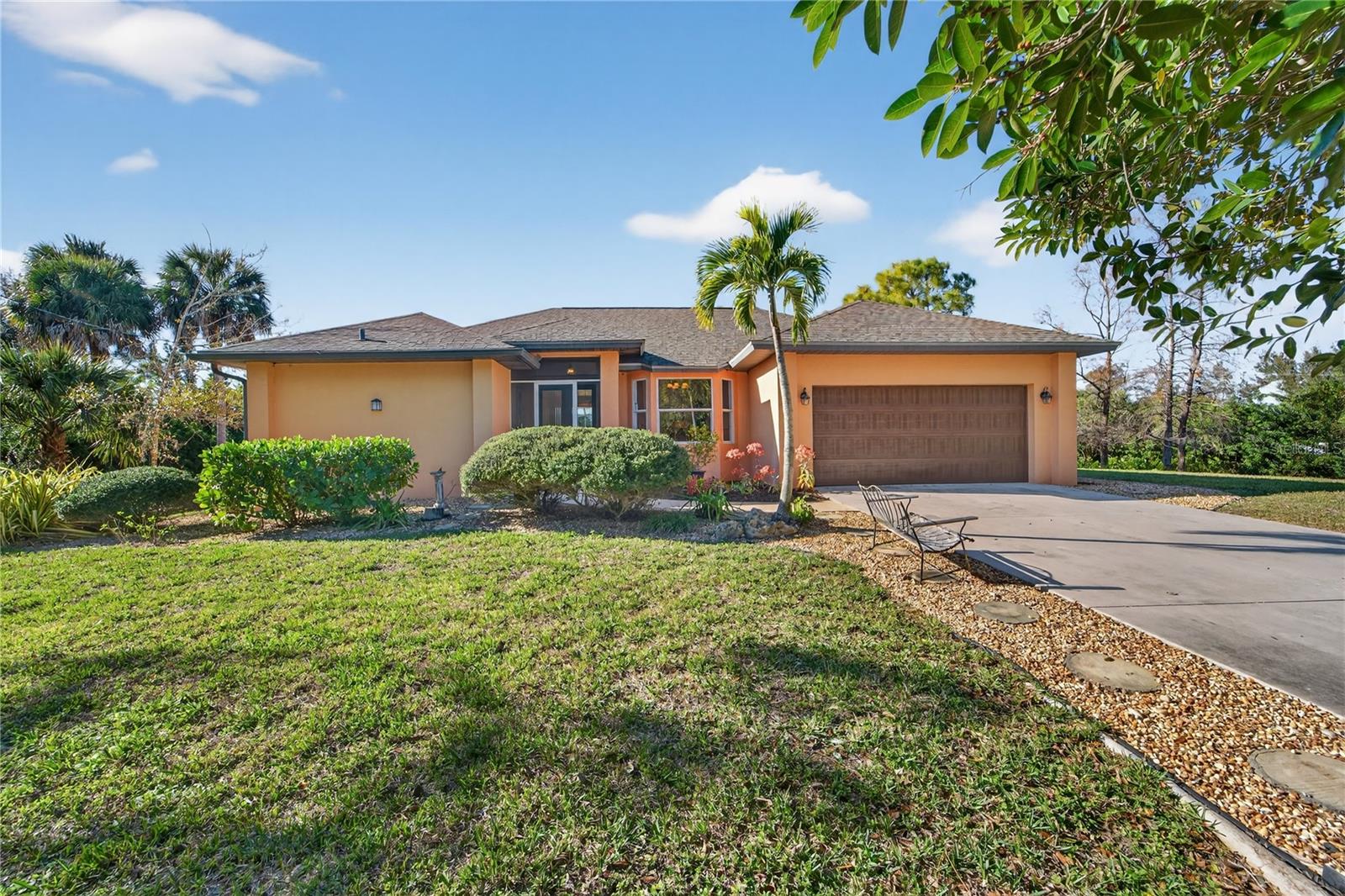 925 Gull Rd, Venice, FL 34293