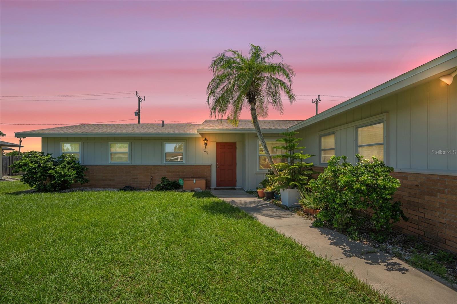 3621 S Lockwood Ridge Rd, Sarasota, FL 34239