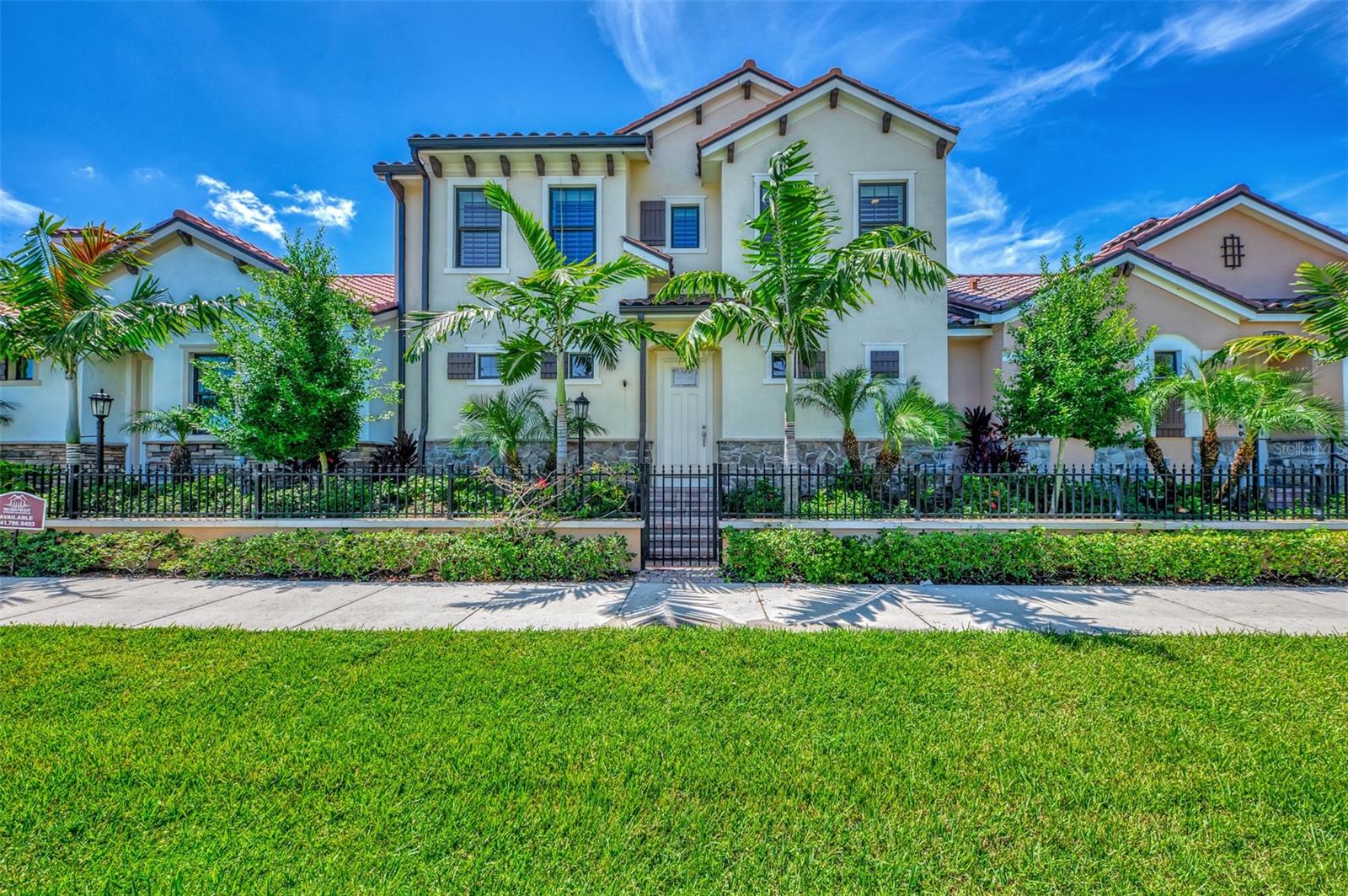 906 E Venice Ave, Venice, FL 34285