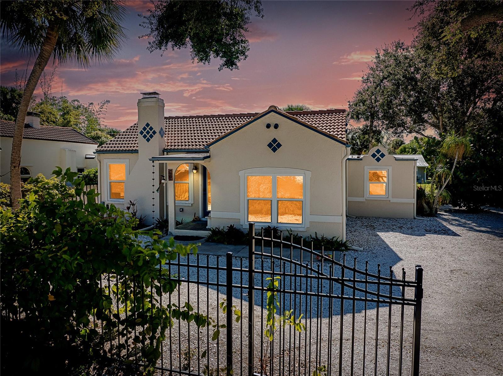 223 Palmetto Rd W, Nokomis, FL 34275