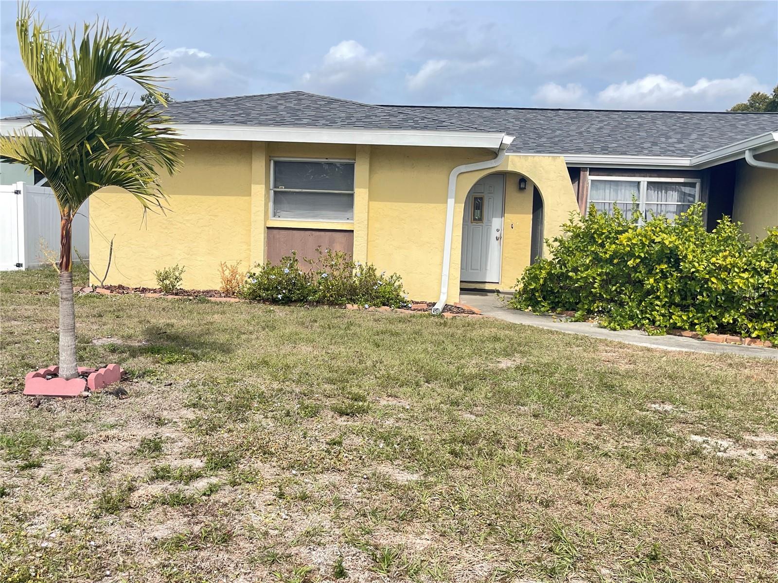 1115 Southern Pine Ln, Sarasota, FL 34243